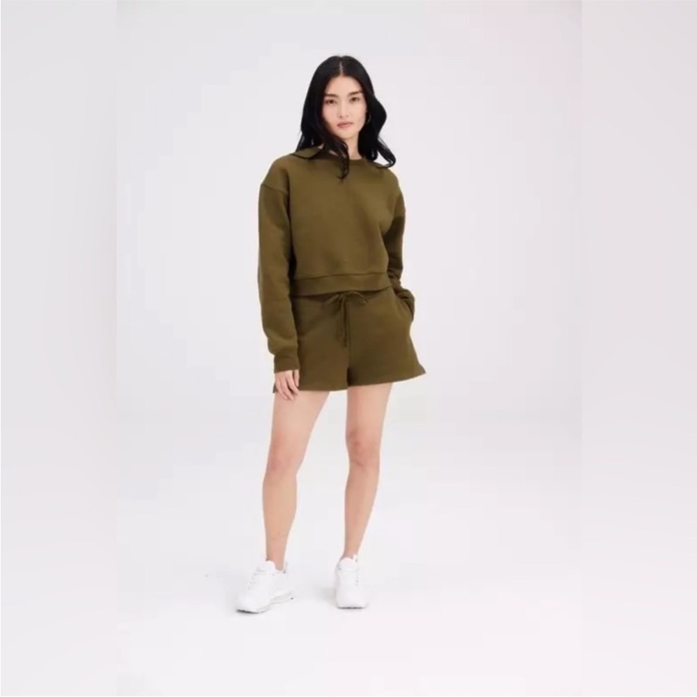 Girlfriend Collective • Forest Olive Green Sweatshirt Crew Neck - Picture 2 of 7